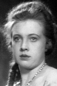 Нина Латонина