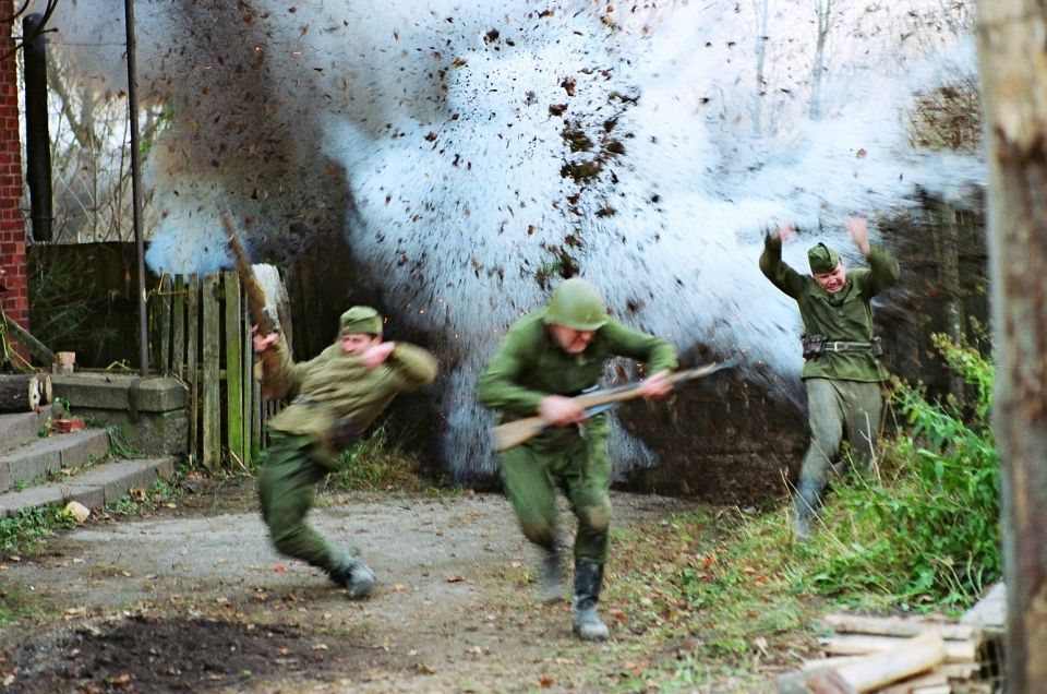 Кадр 3 из фильма Свои