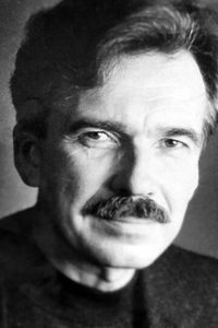 Юрий Петров