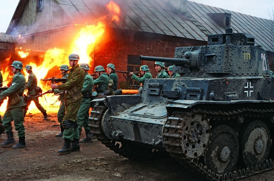 Кадр 1 из фильма Свои